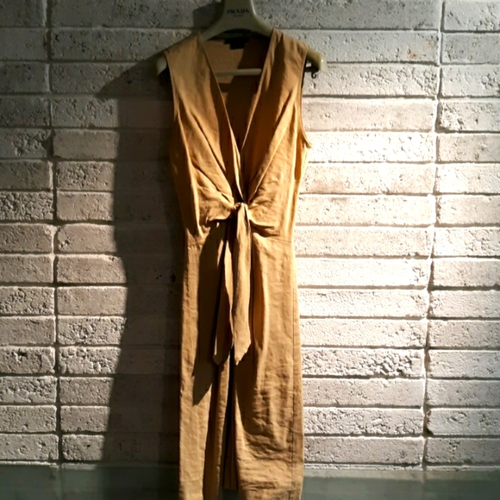 Classic Theory Sand color dress. Size 0